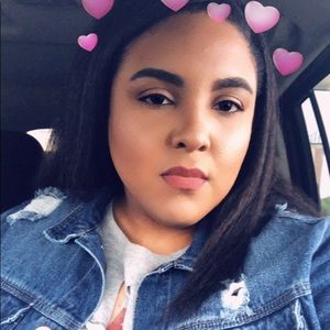 Meet your Posher, Selena